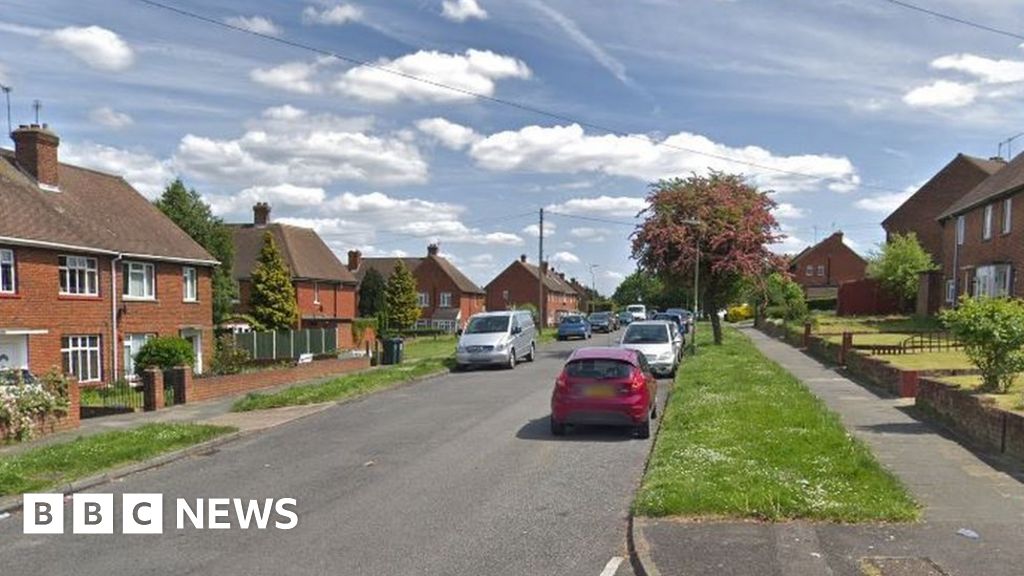 Appeal after Dartford 'noxious substance' assault - BBC News