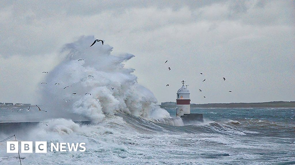 Storm Atiyah Isle of Man braced for severe gales and flooding BBC News
