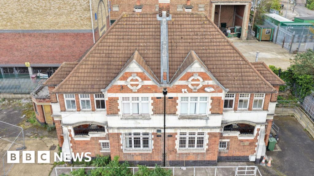 Hackney Victorian 'monument' at risk, group warns