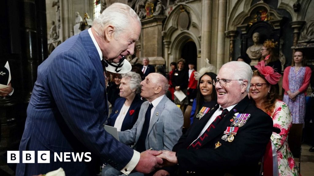 Watch: Royals, veterans and politicians attend VE Day thanksgiving service