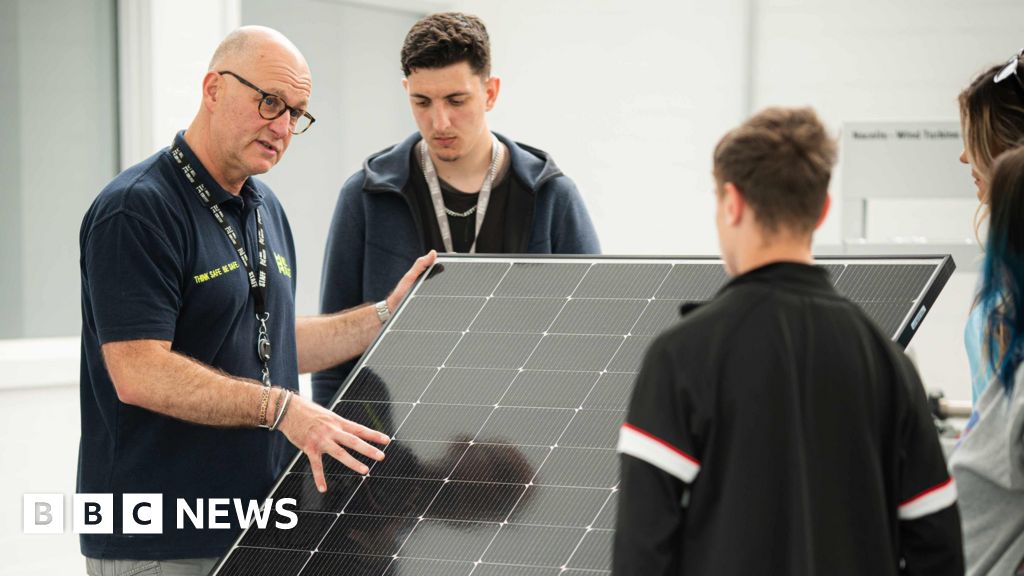 bbc.co.uk - Kevin Shoesmith - Hull College to open &pound;5m Greenwave energy training centre