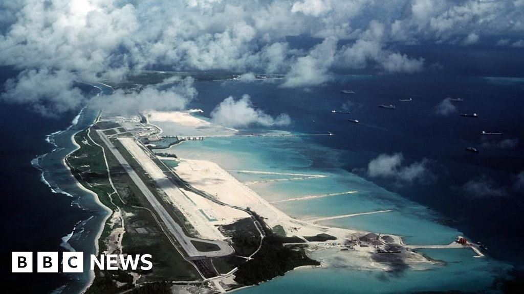 Foreign secretary denounces 'reckless Iran threats' after missiles fired at Diego Garcia