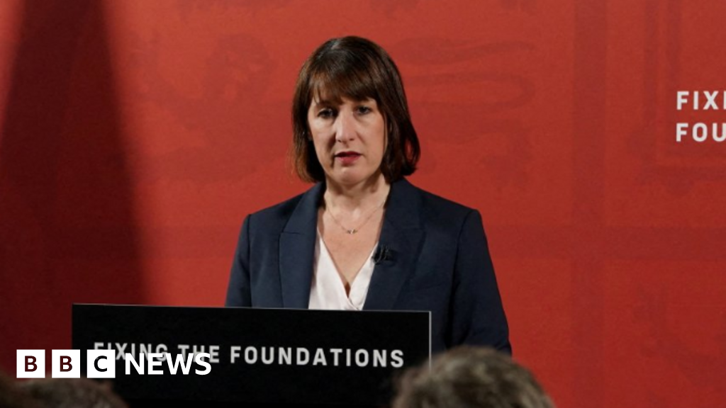 Reeves urges Labour MPs to back winter fuel cut