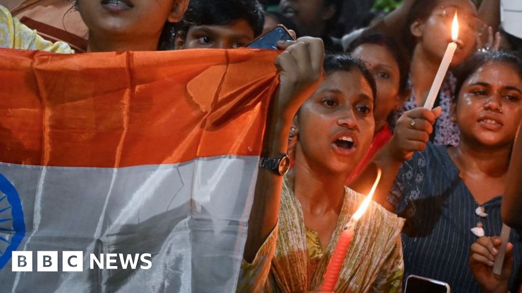 Calcuta: Miles de mujeres protestan por la violación y asesinato de un médico en India