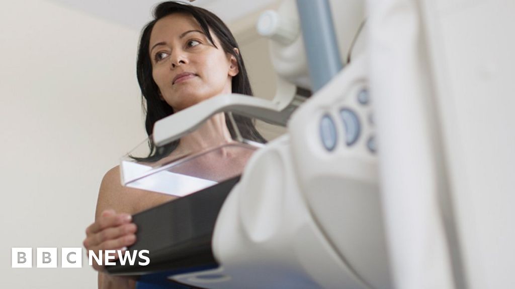 Breast screening: One million women in UK may have missed scans - BBC News