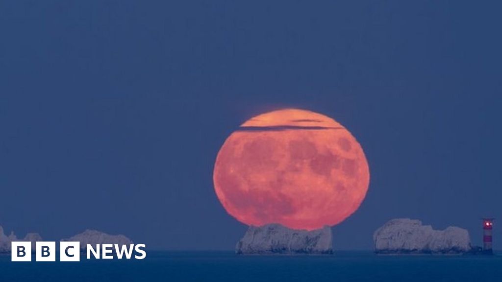 In pictures: Buck Moon rises over England