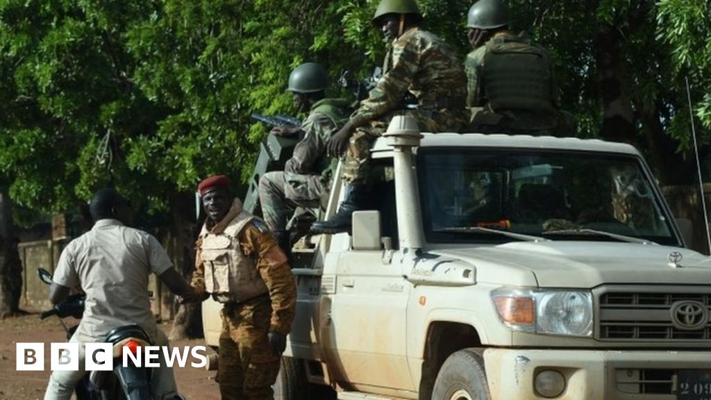 Burkina Faso coup leader Gen Diendere defies ultimatum - BBC News