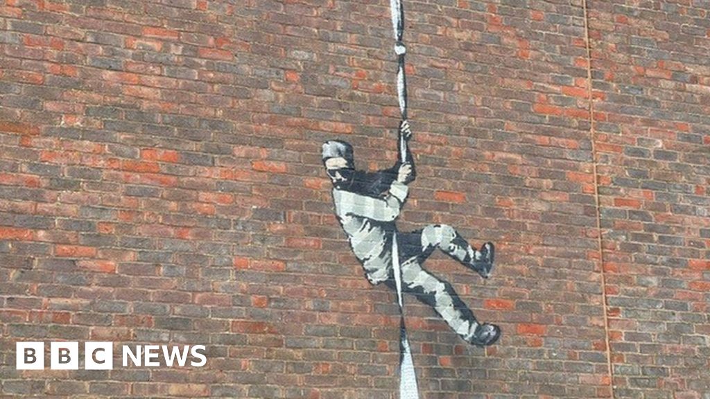 Banksy pledges to help save Reading jail with stencil sale