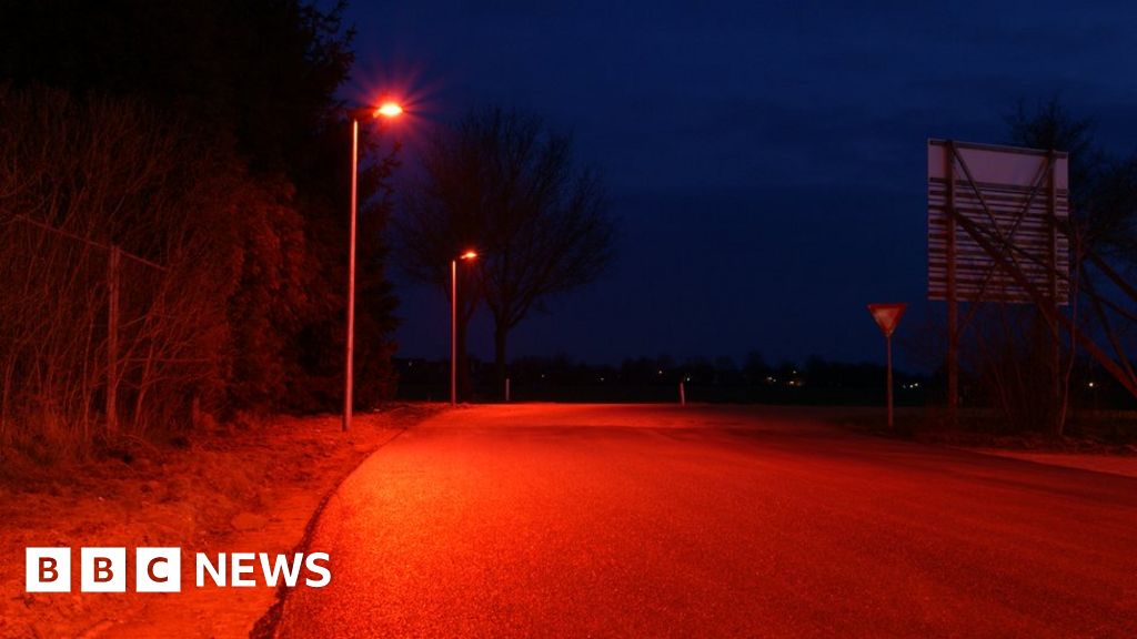 Bat-friendly street lights for Worcestershire crossing