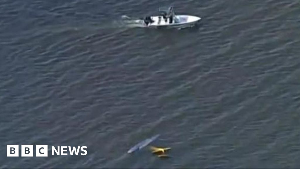 Dos avionetas chocan en el aire sobre un lago de Florida y cuatro mueren