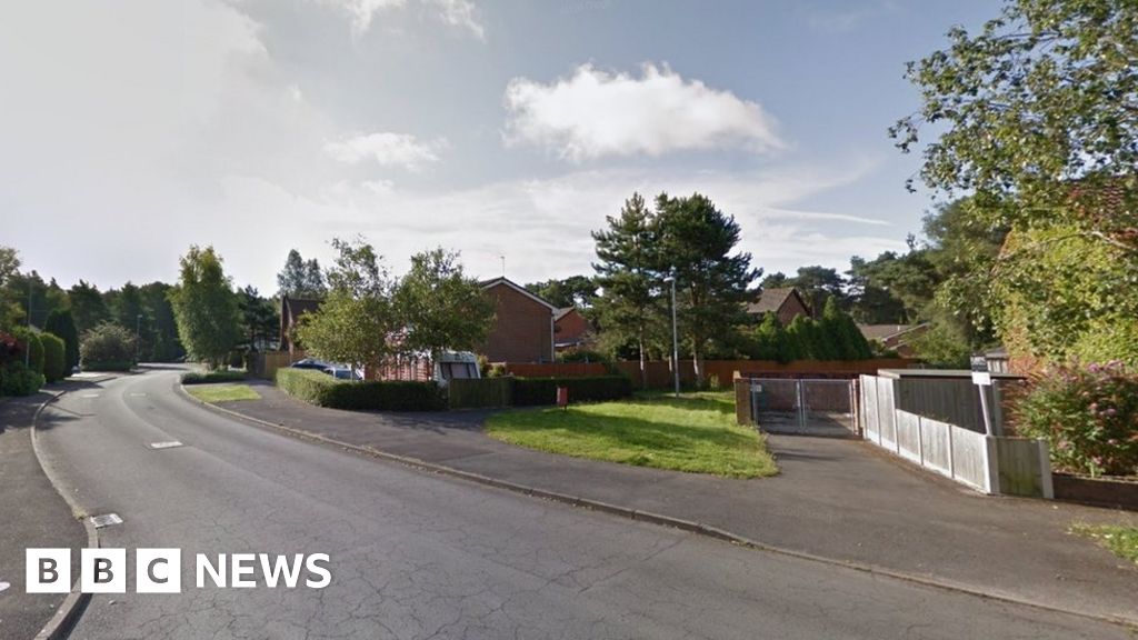 Ferndown Pedestrian dies as he is hit by resurfacing lorry