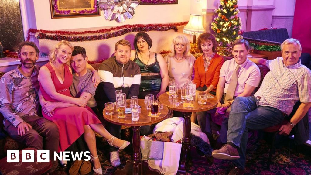 Gavin And Stacey Special Watched By Nearly 13m In Wales Bbc News 4856