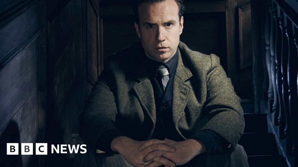 Rafe Spall turns ghost hunter in supernatural drama - BBC News