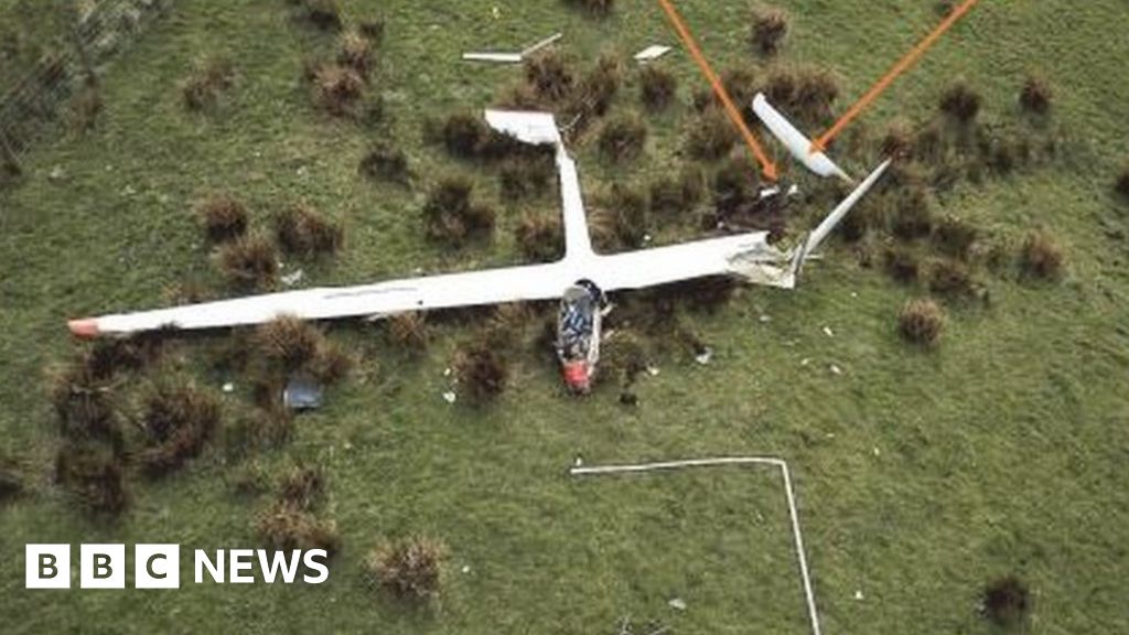 Glider crash pilot Nigel John Howes 'had heart attack'