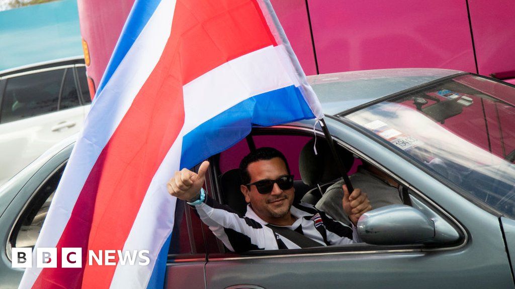 Costa Rica election: Will a newcomer beat an ex-president?