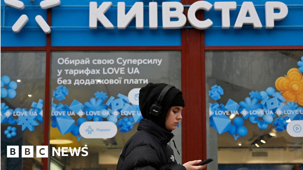 Украйна Основната мобилна мрежа Киевстар казва че е била обект
