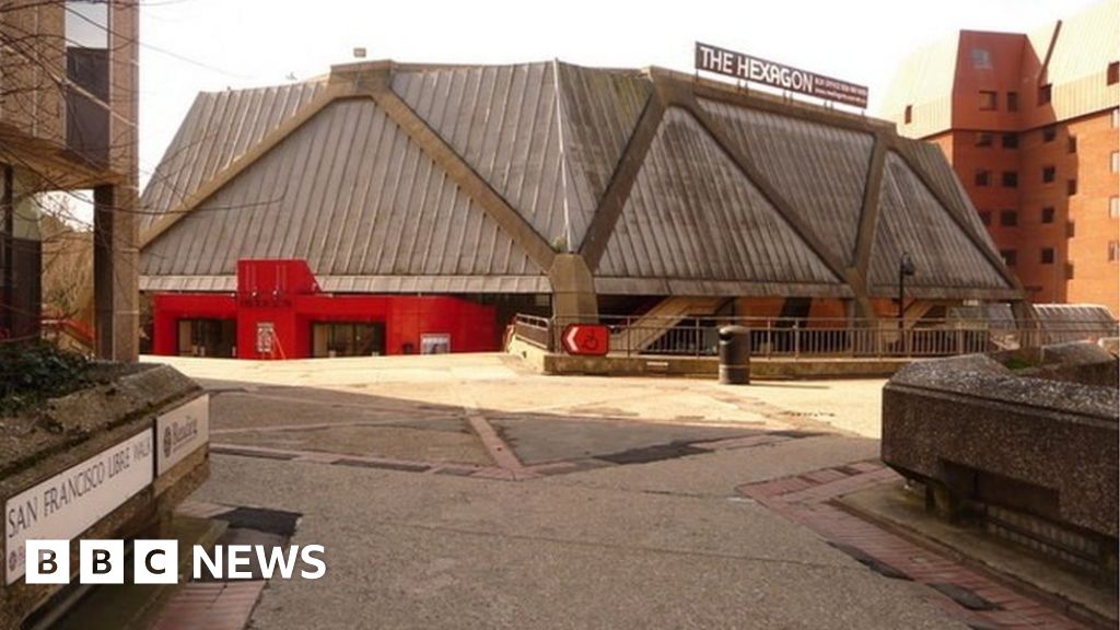 Raac: Reading’s Hexagon theatre stays open after concrete concerns