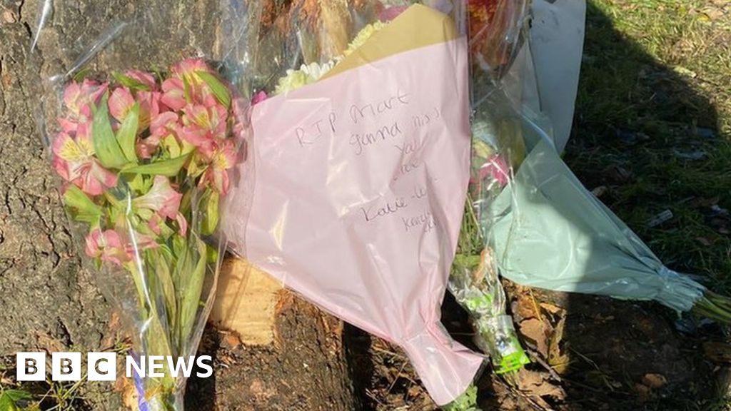 Kiveton Park crash Three men killed as car hits tree BBC News