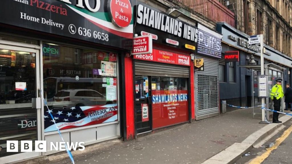 Teenage boy stabbed in lunch-break incident in Glasgow - BBC News