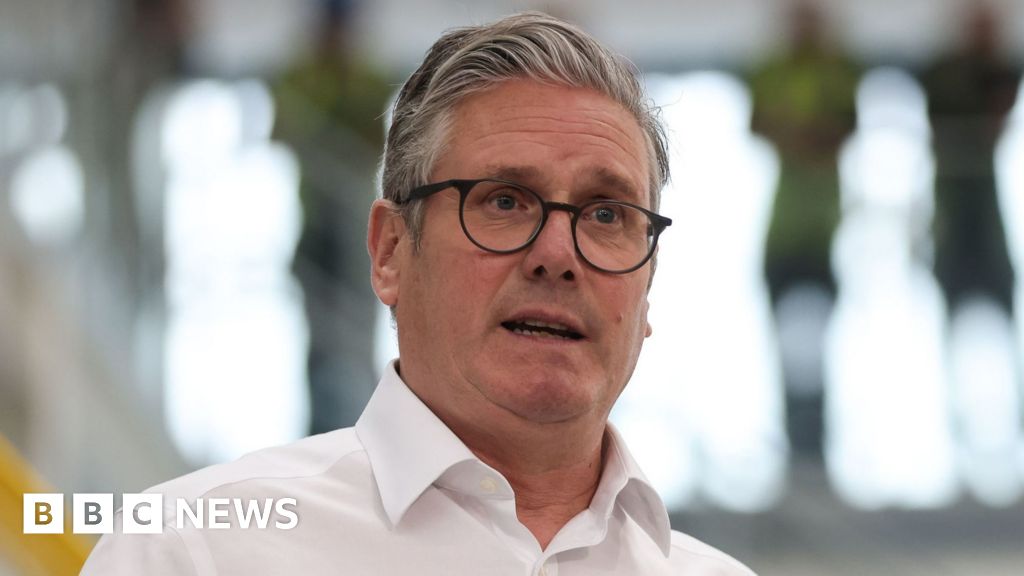 Keir Starmer: Nigel Farage would crash economy like Liz Truss