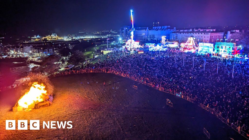 Plymouth bonfire night to attract 20,000 to free display