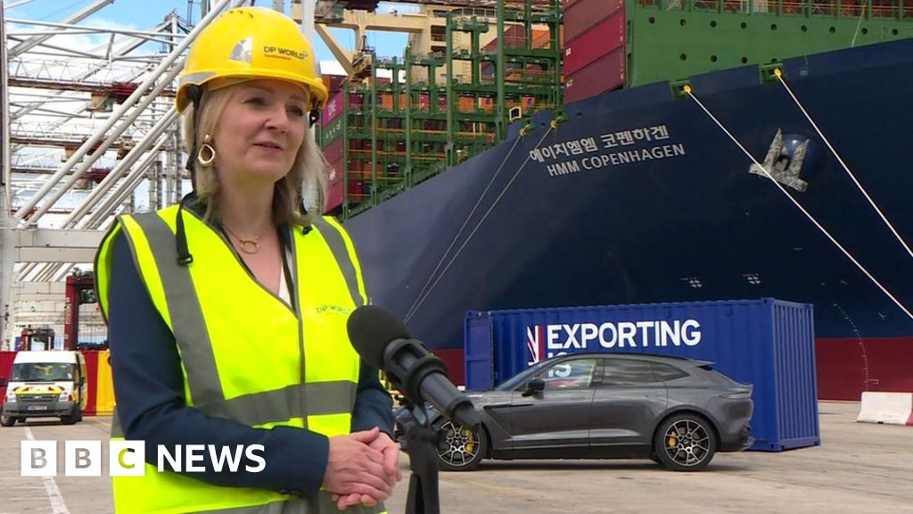 Liz Truss US Trade Deal won t Mean Lower Food Standards BBC News liz-truss-us-trade-deal-won-t-mean-lower-food-standards-bbc-news