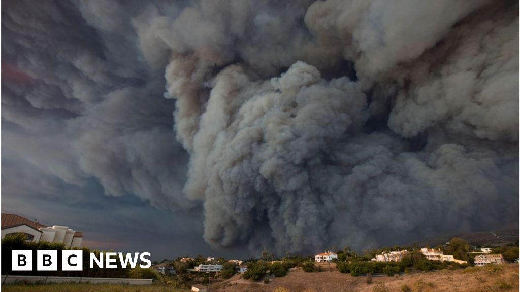 California wildfires: Is smoke toxic to the East Coast?