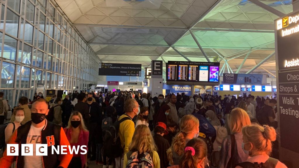 Covid-19: Air travel takes off on busiest weekend since pandemic began