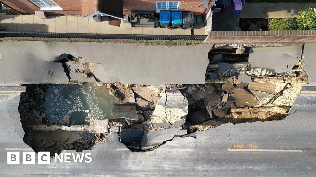 Godstone sinkhole repairs delayed but no end date confirmed