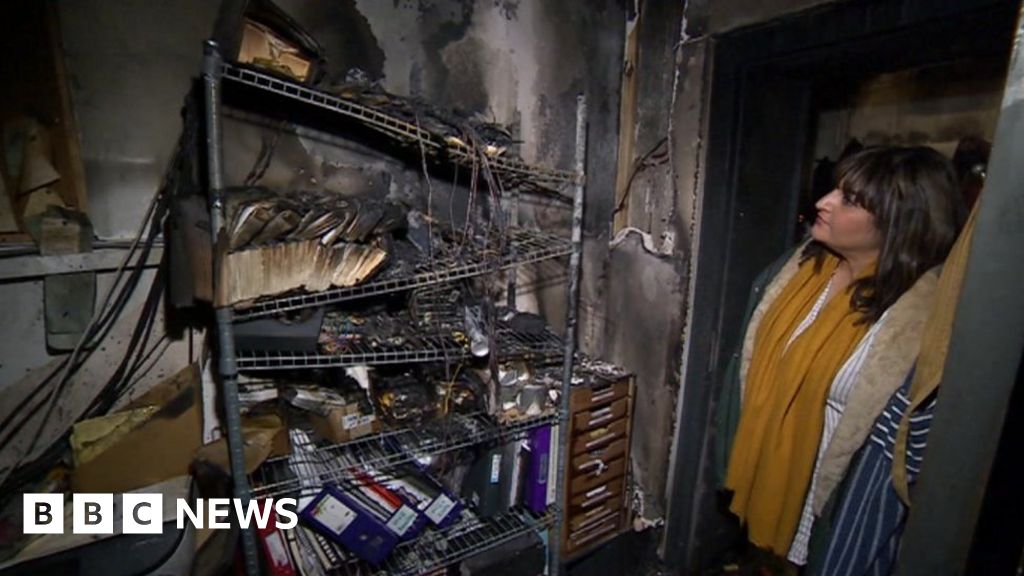 Tea towels 'spontaneously combust and cause restaurant fire'