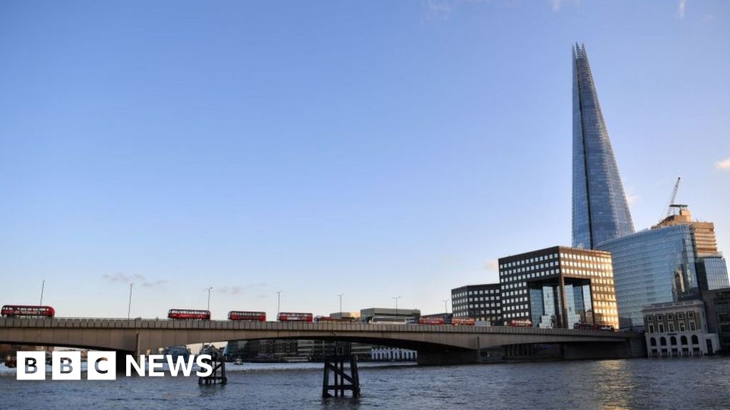 Man jumps into Thames to save woman in front of London Eye tourists near  Westminster Bridge - MyLondon