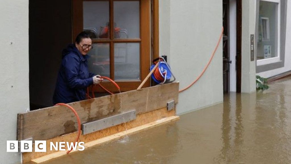 Наводненията продължават да нарастват в части от южна Германия и