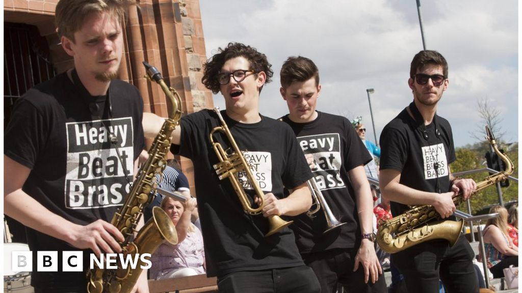 Thousands Enjoy Londonderry Jazz Festival Bbc News