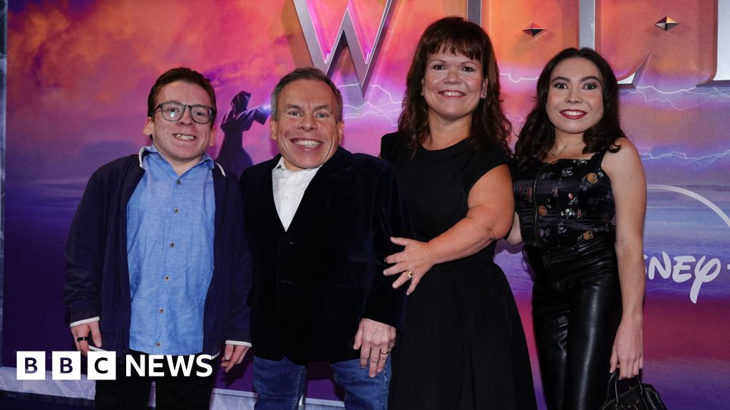 Warwick Davis' children fundraise in mum's memory