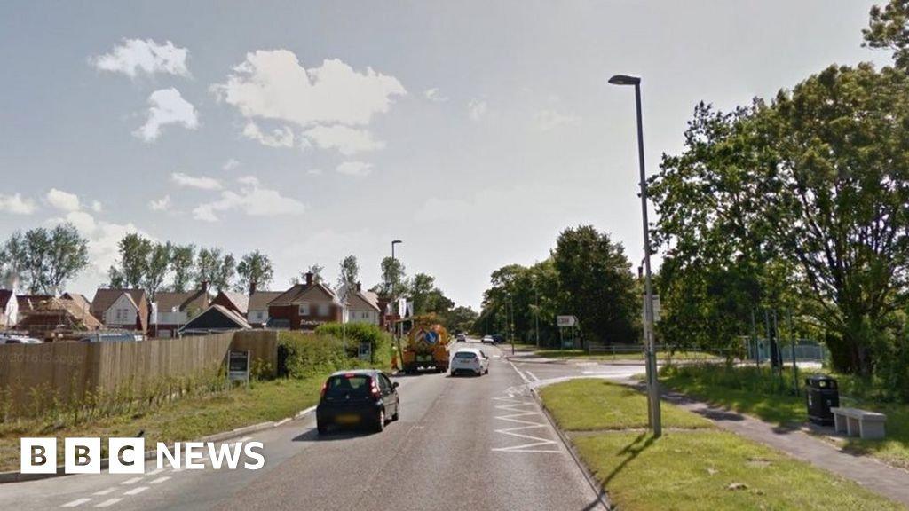 Cyclist dies after traffic accident in Wareham BBC News