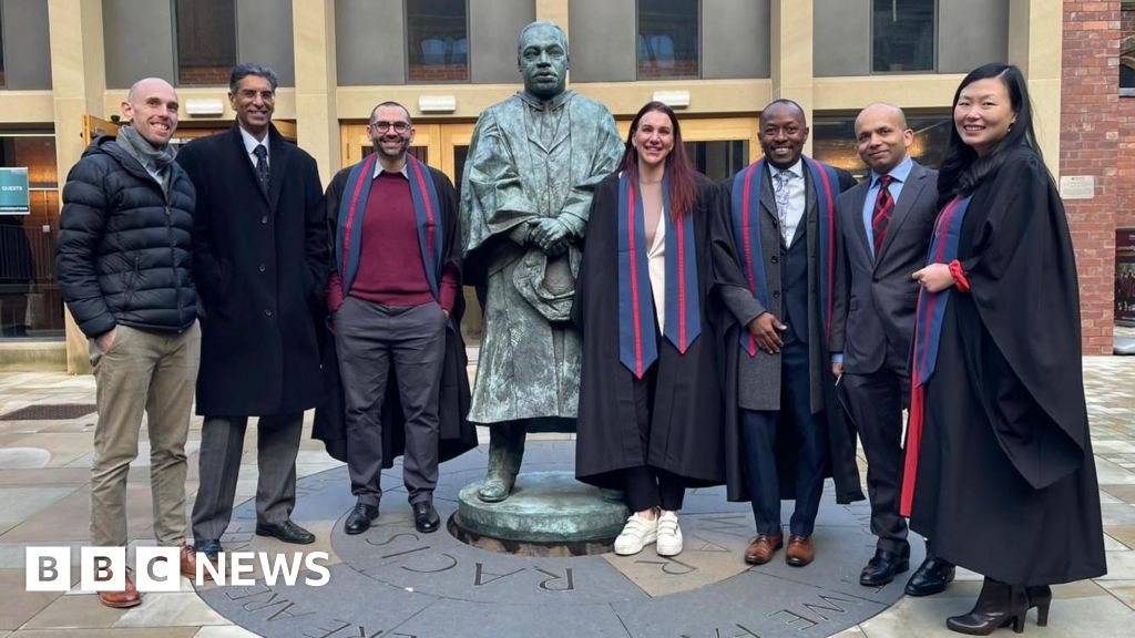 Sunderland Hospital students first to graduate from kidney course