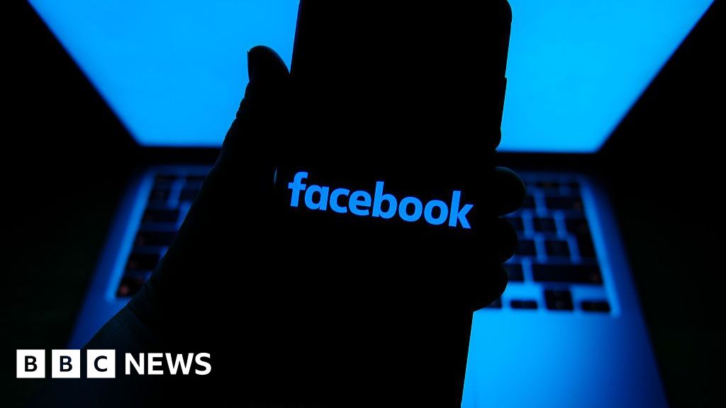 Anger in Italy over non-consensual photos of women shared online