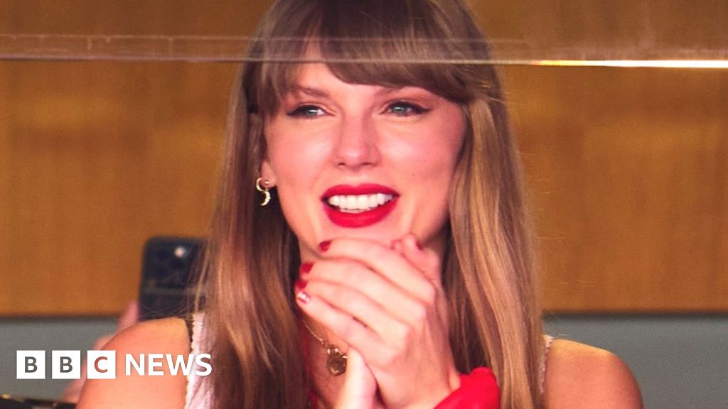 Quiz of the week: Who was Taylor Swift cheer captain for?