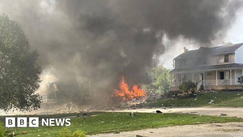 Car crashes into second floor of Pennsylvania home - BBC News