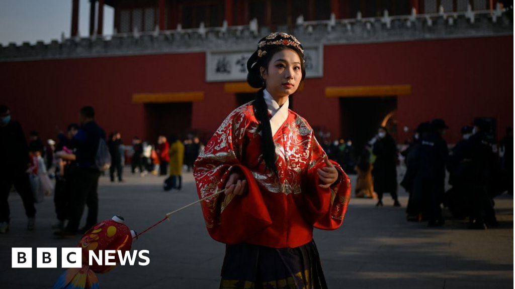 China reopening borders to foreign tourists for first time since Covid erupted