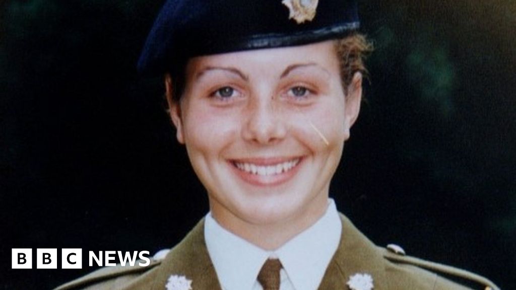 Coroner Rules Deepcut Soldiers Death As Suicide Bbc News 