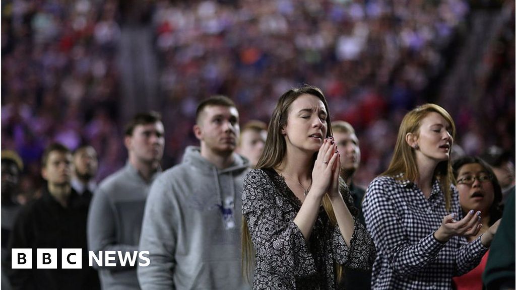 Do more people believe in God in Trump's America? - BBC News
