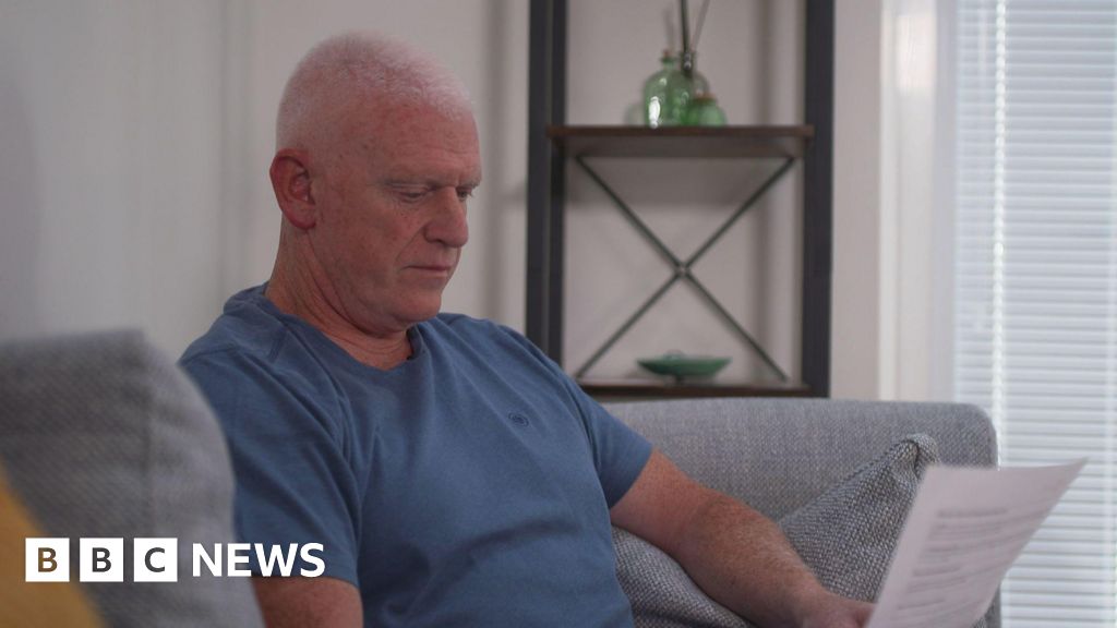 Scammers target 12 homes on same Cheshire street