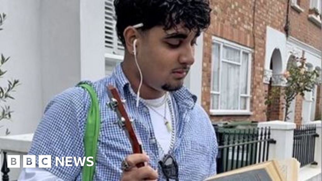 He reads, buys flowers and plays the ukulele. A dream man or is it all a performance?