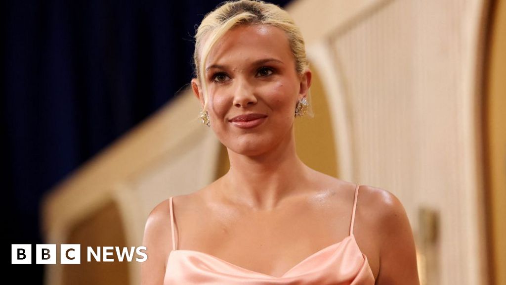 Stars walk the red carpet ahead of SAG Awards