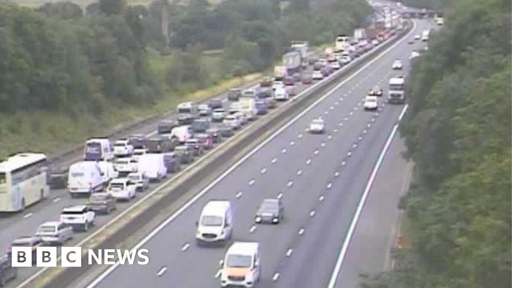 M5 traffic Southbound lane opens after 150 litre diesel spillage