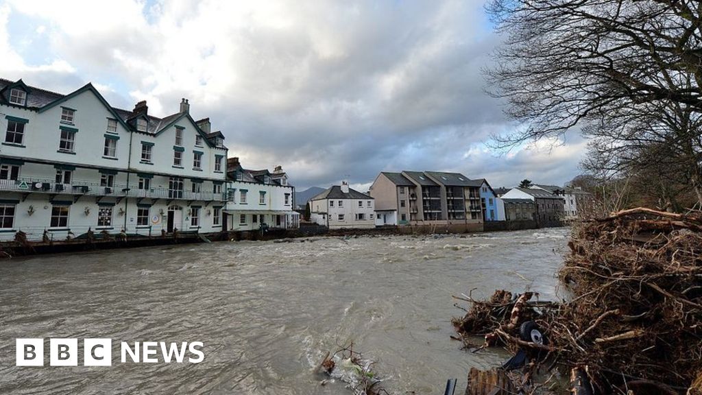 Keswick flood work 'will protect hundreds of properties' - BBC News