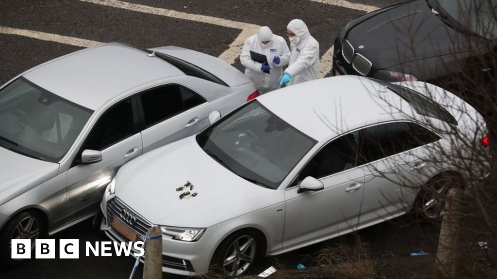 M62 police shooting: Firearm charges for man - BBC News