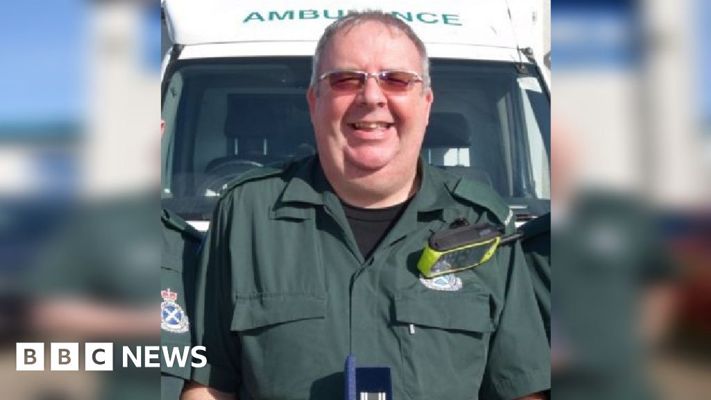 Coronavirus Paramedic dies after contracting Covid19