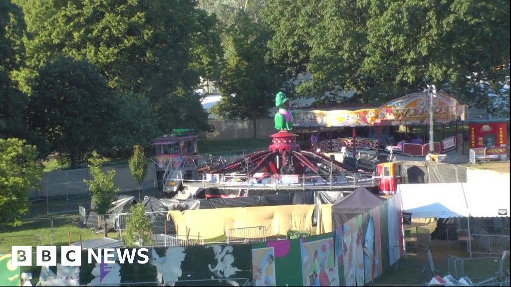 Investigation as four hurt in funfair 'malfunction'